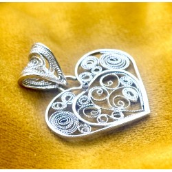 filigrane des balkans ou filigrane russe olivia bijouterie lyon croix-rousse bijou argent