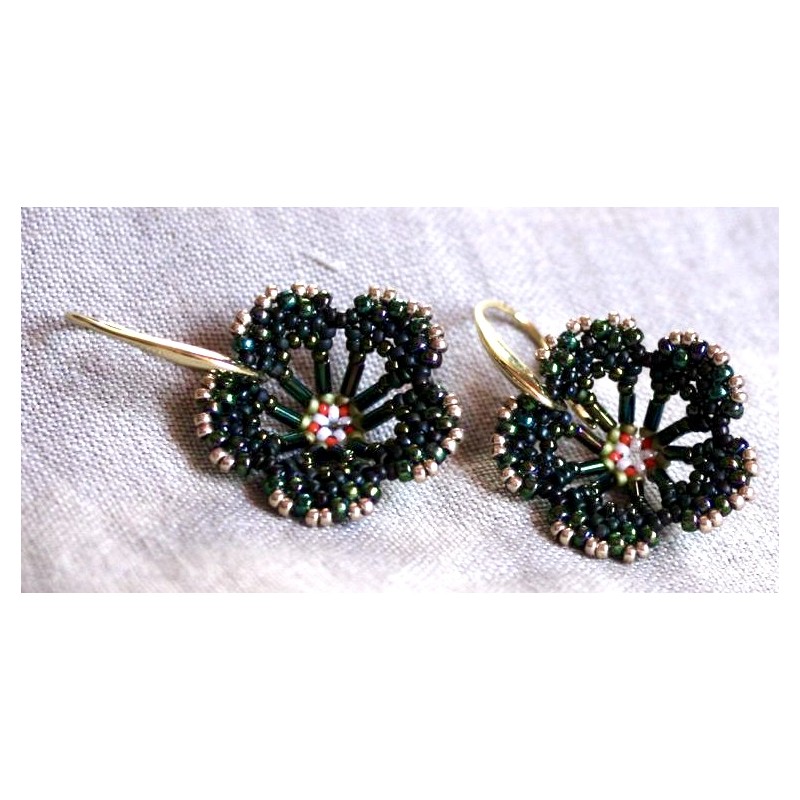 fleur miyuki boucle d'oreilles atelier artisanat olivia bijouterie lyon croix rousse fleur miyuki boucle d'oreilles atelier artisanat olivia bijouterie lyon croix rousse