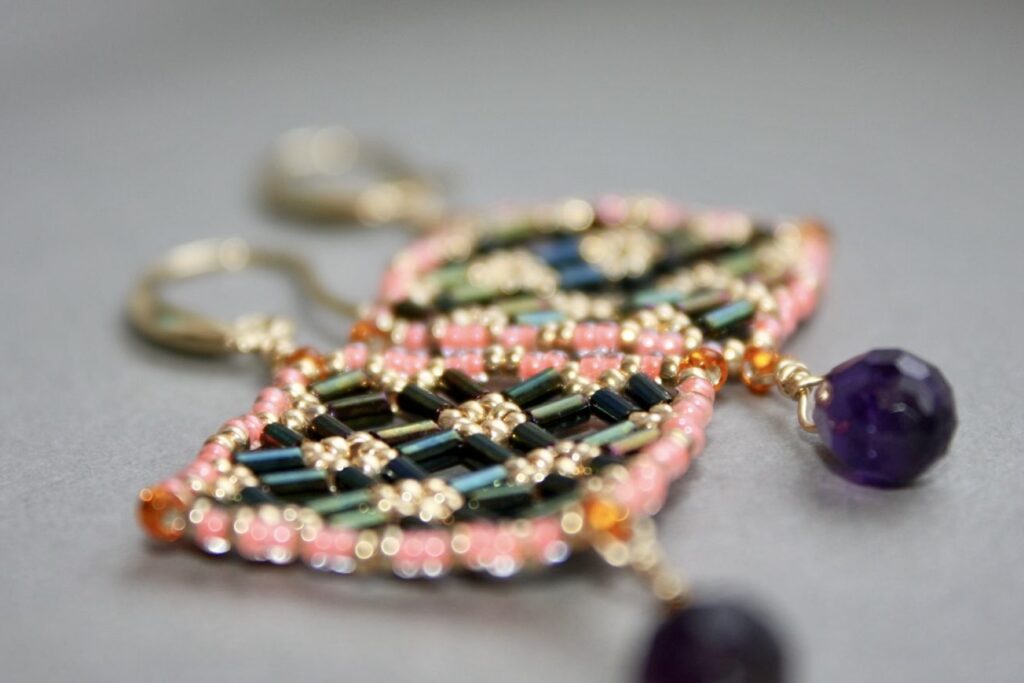 Dentelle de miyuki et perles fines