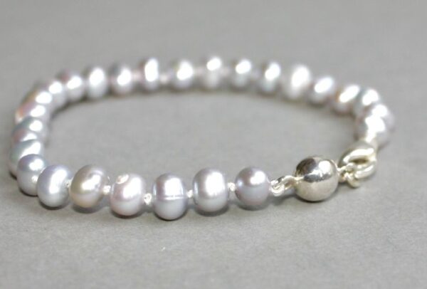 Bracelet Perles Culture Grise et fermoir bijoutier